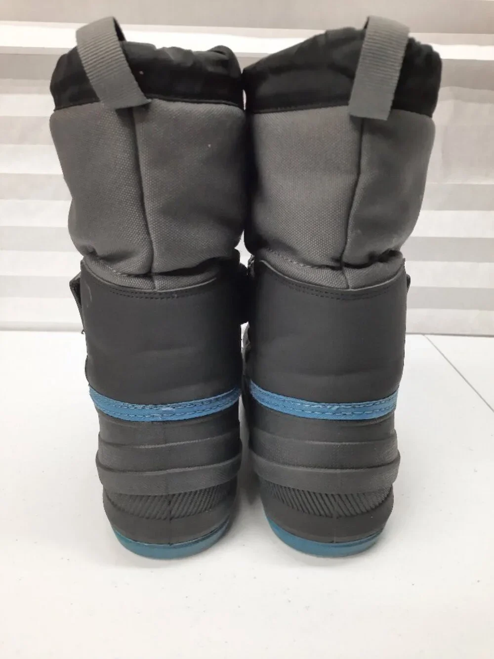 Cat & Jack Boys Size 5 Snow Boots Gray Blue Thermolite Insulated Winter Shoes